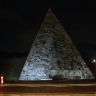 la Pyramide de Caius Cestius